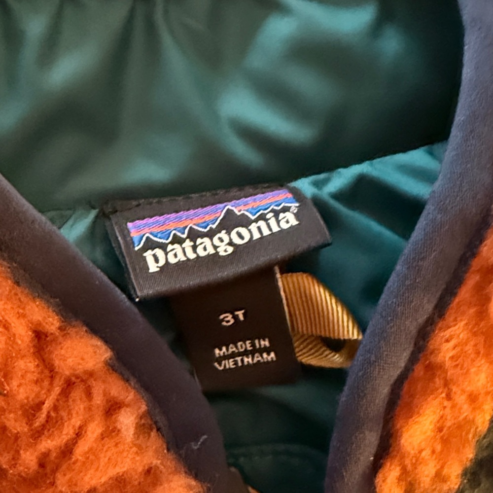 Patagonia Two-Tone Sherpa Vest - Rust Orange & deep teal green/blue - Picture 3 of 5